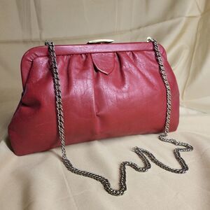 𝅺Vintage Cara Red Leather Bag or Clutch with Gold Chain Strap